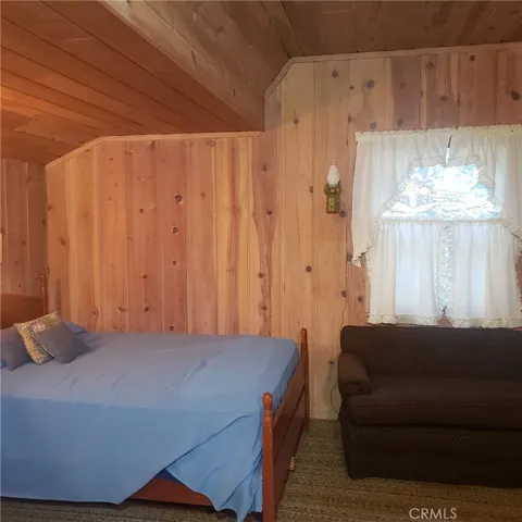 270 Hillside Road, Lake Arrowhead, California 92352