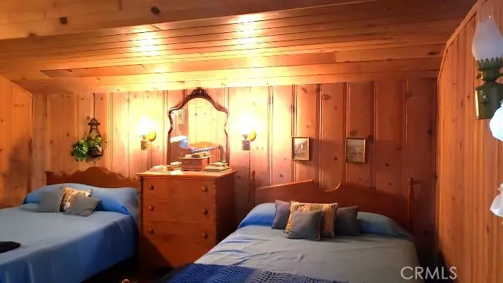 270 Hillside Road, Lake Arrowhead, California 92352