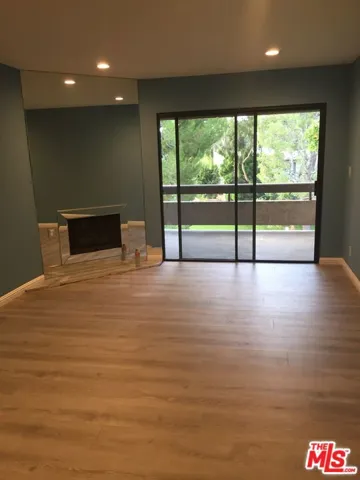 15233 Magnolia Boulevard 307, Sherman Oaks, California 91403