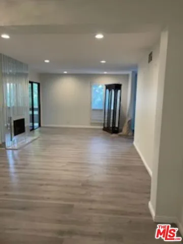 15233 Magnolia Boulevard 307, Sherman Oaks, California 91403