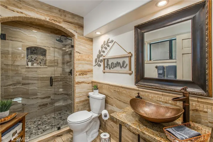 Love this end-of-hall bathroom that has been redone so beautifully.