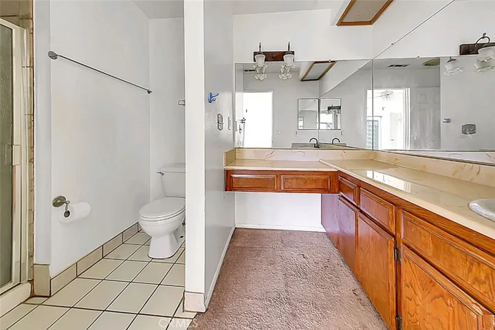 Master Bath en~ suite