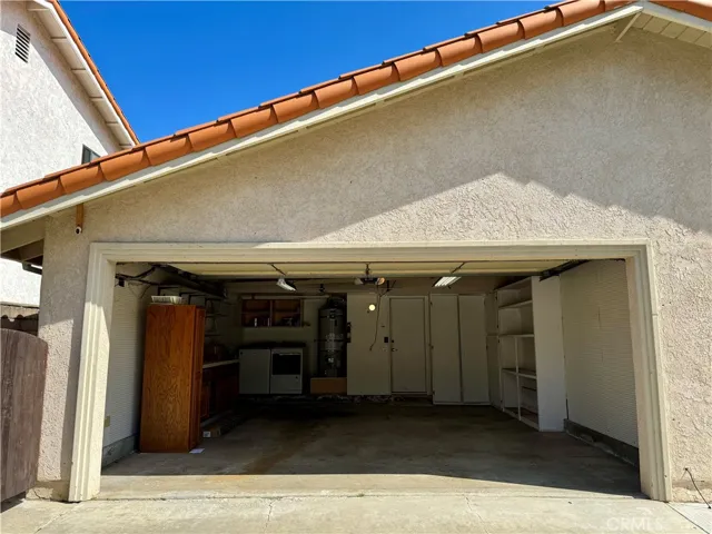 Attached 2-car Garage