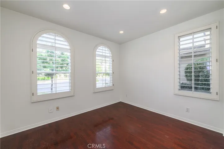 downstair bedroom