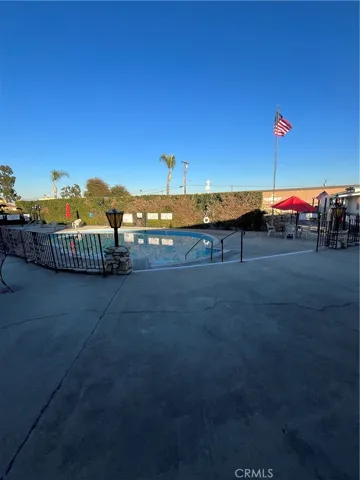10001 W Frontage Street W 19, South Gate, California 90280