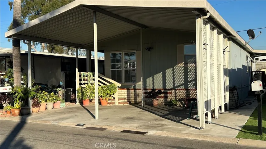 10001 W Frontage Street W 19, South Gate, California 90280