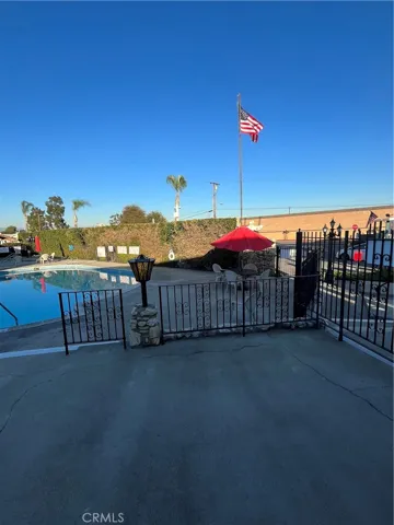 10001 W Frontage Street W 19, South Gate, California 90280