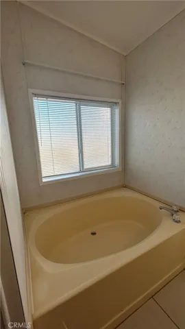 10001 W Frontage Street W 19, South Gate, California 90280