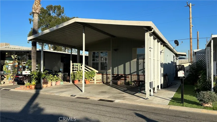 10001 W Frontage Street W 19, South Gate, California 90280