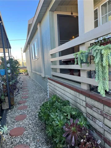 10001 W Frontage Street W 19, South Gate, California 90280