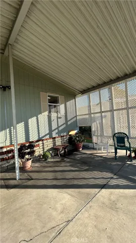 10001 W Frontage Street W 19, South Gate, California 90280