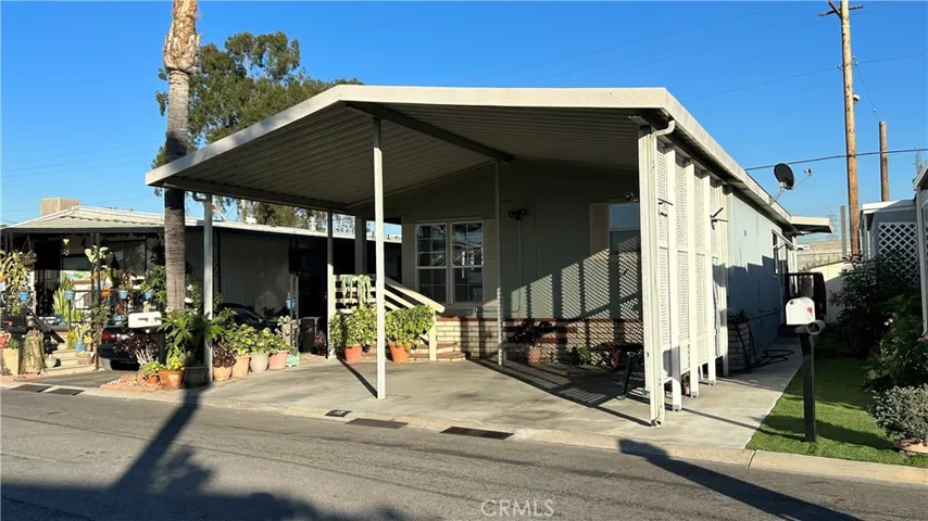 10001 W Frontage Street W 19, South Gate, California 90280