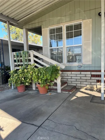 10001 W Frontage Street W 19, South Gate, California 90280