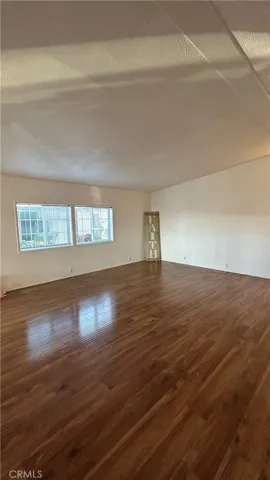 10001 W Frontage Street W 19, South Gate, California 90280
