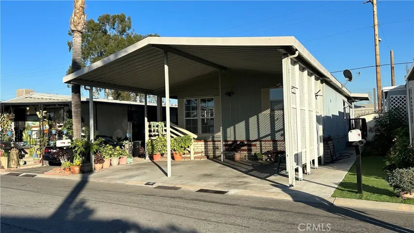 10001 W Frontage Street W 19, South Gate, California 90280