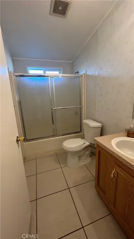 10001 W Frontage Street W 19, South Gate, California 90280