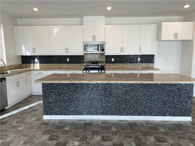 5077 Hoss Circle, Hemet, California 92545