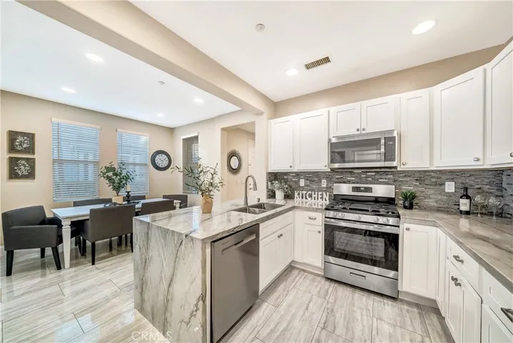 16 Shelburne Street, Ladera Ranch, California 92694