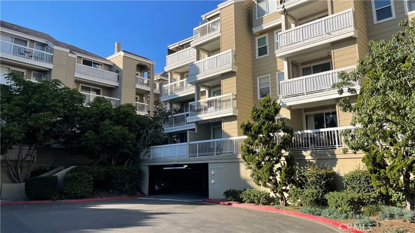 20371 Bluffside Circle Unit 213, Huntington Beach, California 92646