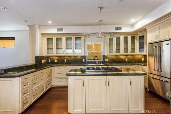 231 15th Street, Seal Beach, California 90740