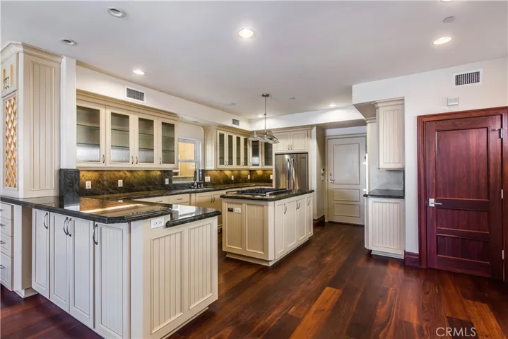 231 15th Street, Seal Beach, California 90740