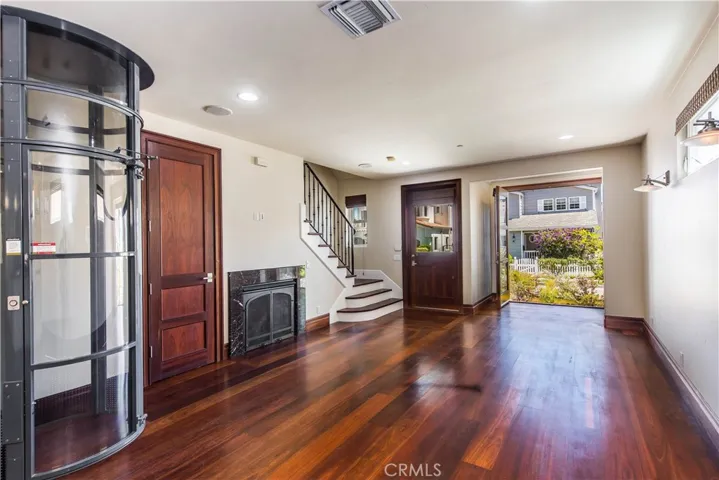 231 15th Street, Seal Beach, California 90740