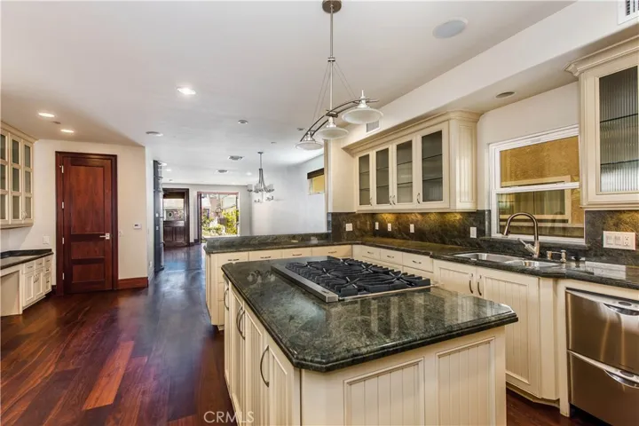 231 15th Street, Seal Beach, California 90740