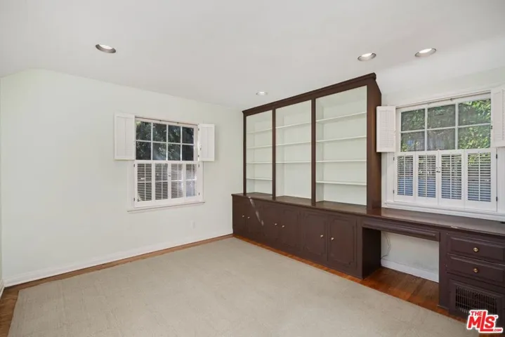 122 S Westgate Avenue, Los Angeles, California 90049