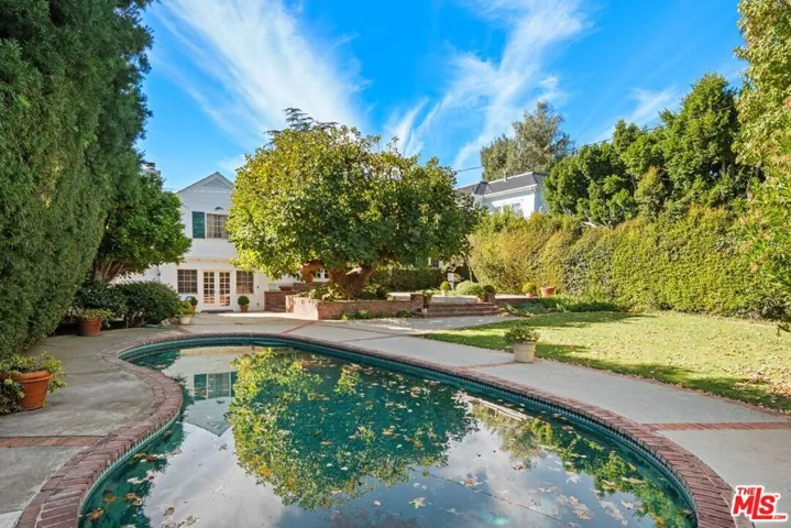 122 S Westgate Avenue, Los Angeles, California 90049