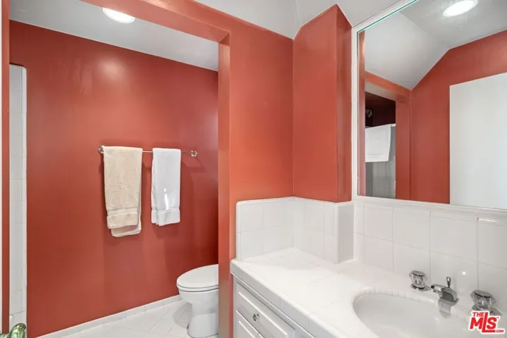 122 S Westgate Avenue, Los Angeles, California 90049