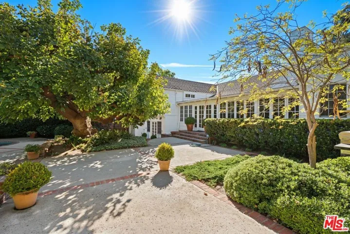 122 S Westgate Avenue, Los Angeles, California 90049