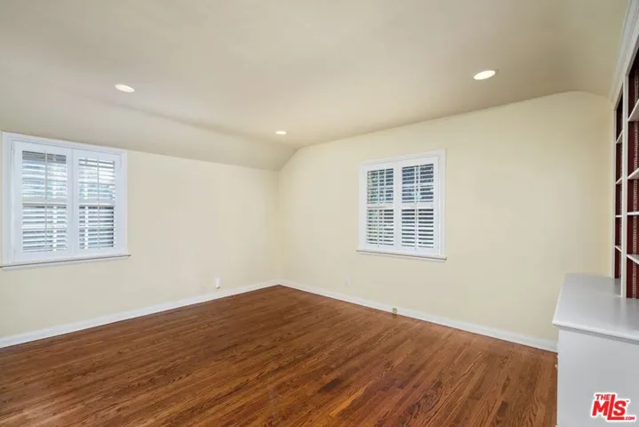 122 S Westgate Avenue, Los Angeles, California 90049