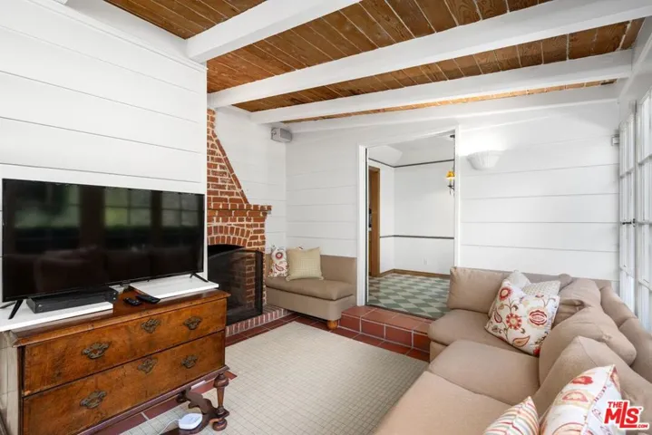 122 S Westgate Avenue, Los Angeles, California 90049