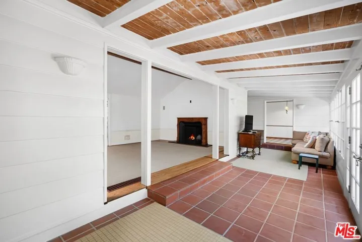 122 S Westgate Avenue, Los Angeles, California 90049