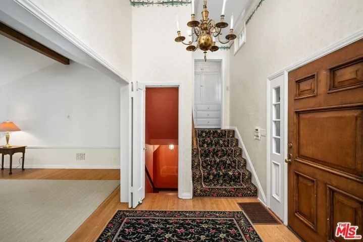 122 S Westgate Avenue, Los Angeles, California 90049