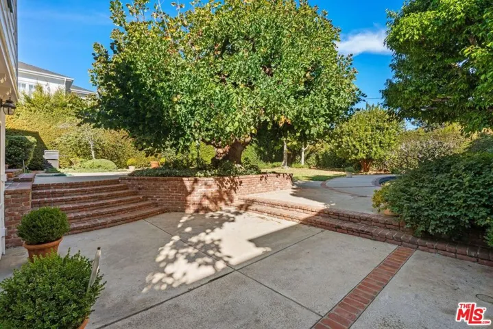 122 S Westgate Avenue, Los Angeles, California 90049