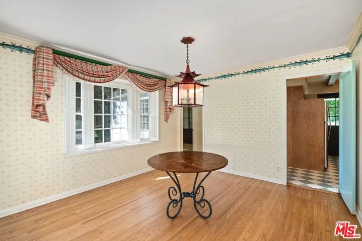 122 S Westgate Avenue, Los Angeles, California 90049