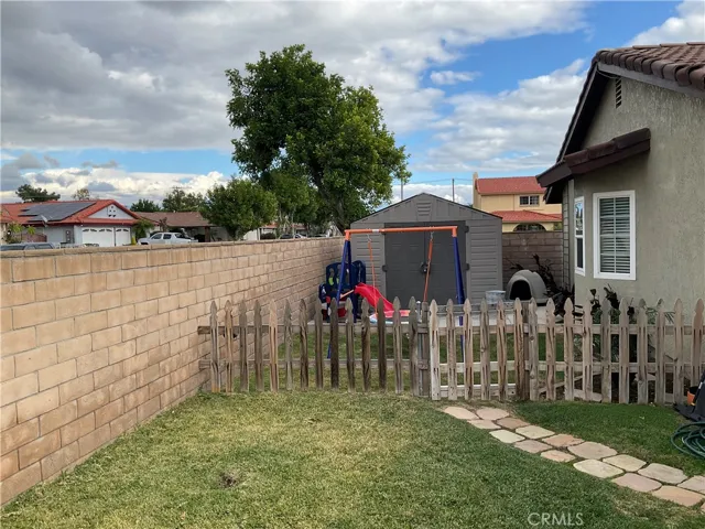 844 S Driftwood Avenue, Rialto, California 92376