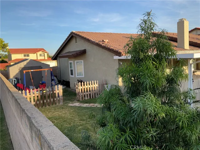 844 S Driftwood Avenue, Rialto, California 92376