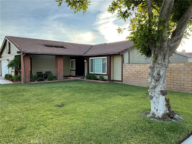 844 S Driftwood Avenue, Rialto, California 92376
