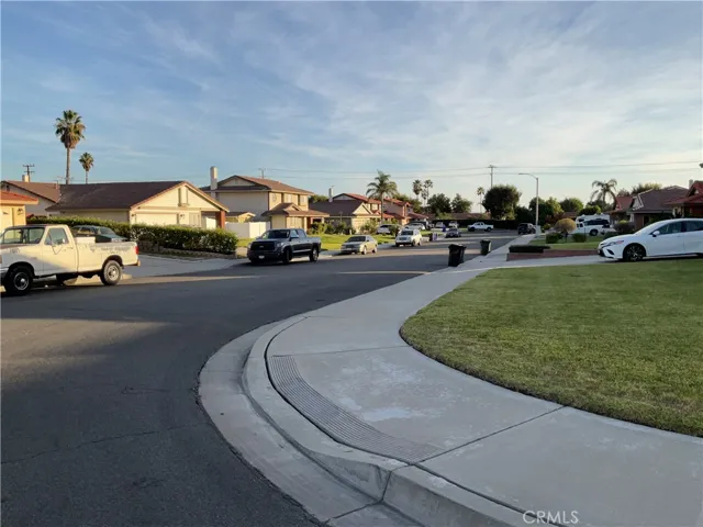 844 S Driftwood Avenue, Rialto, California 92376