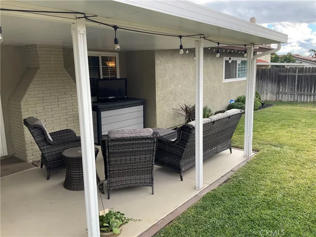 844 S Driftwood Avenue, Rialto, California 92376