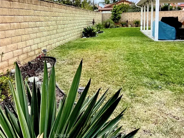 844 S Driftwood Avenue, Rialto, California 92376