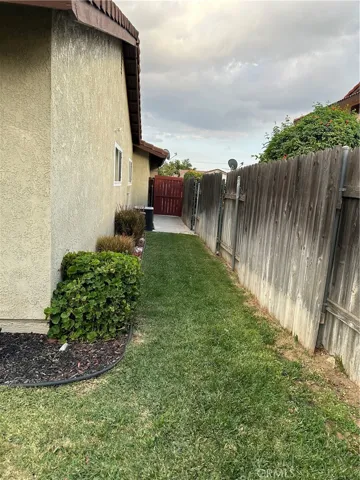 844 S Driftwood Avenue, Rialto, California 92376