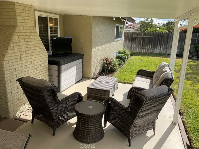 844 S Driftwood Avenue, Rialto, California 92376