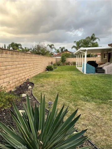 844 S Driftwood Avenue, Rialto, California 92376