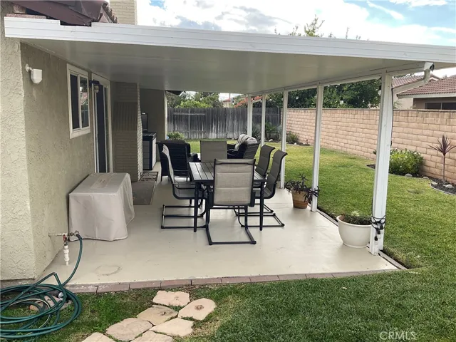 844 S Driftwood Avenue, Rialto, California 92376