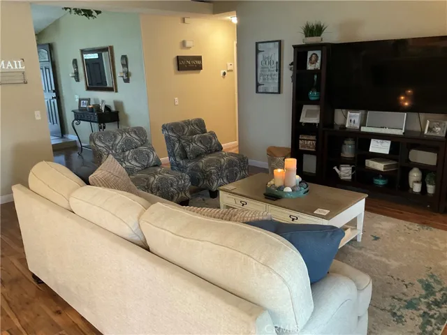 844 S Driftwood Avenue, Rialto, California 92376