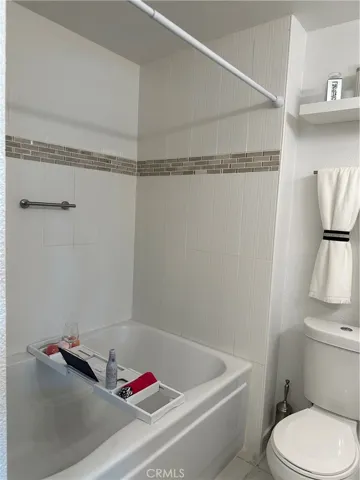 844 S Driftwood Avenue, Rialto, California 92376