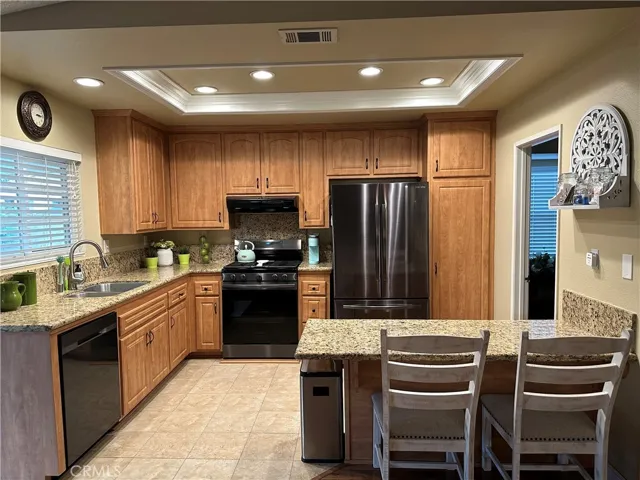 844 S Driftwood Avenue, Rialto, California 92376